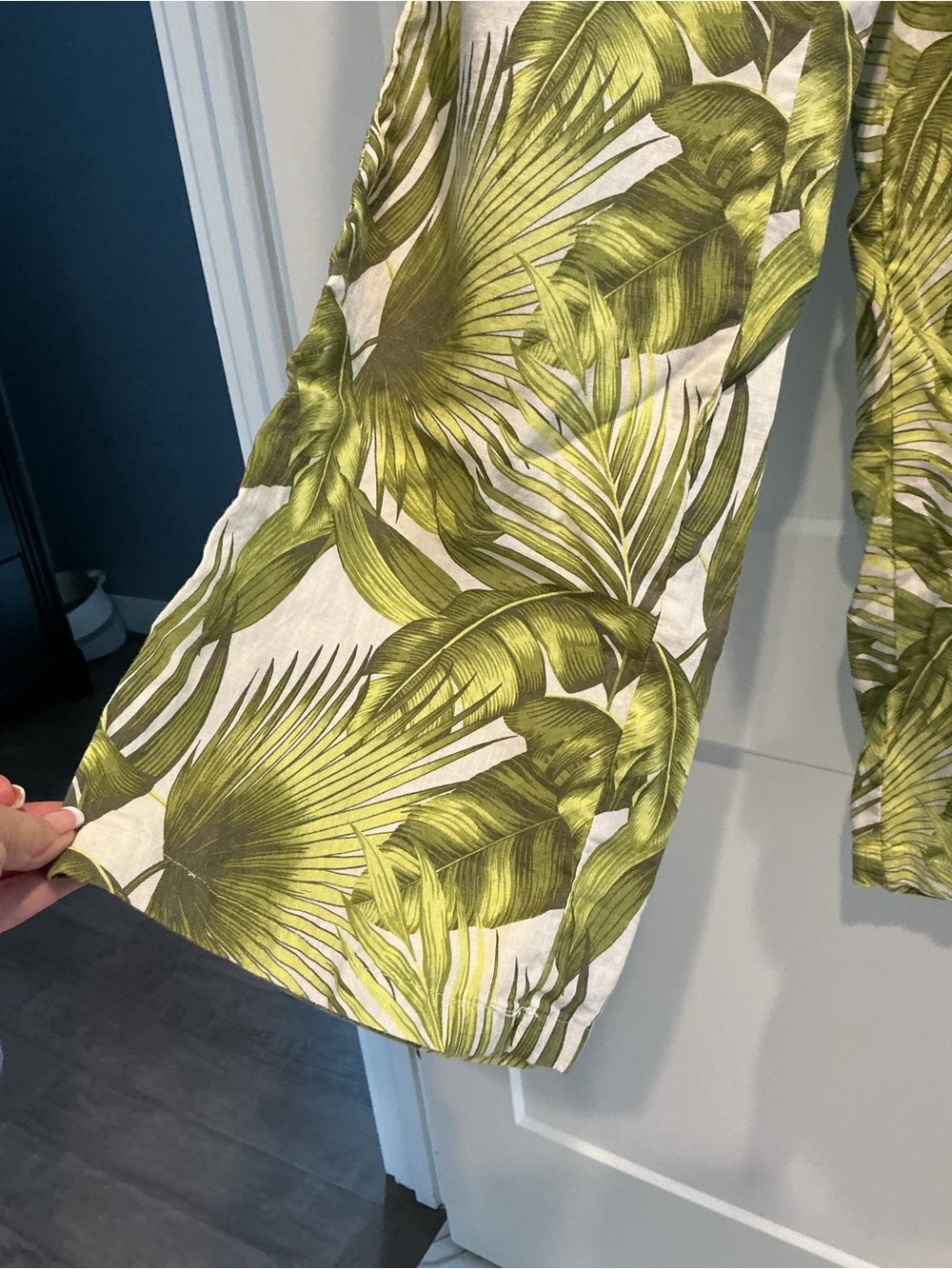 Tommy Bahama White Linen Pants with Green Palm Print - Picture 2 of 5